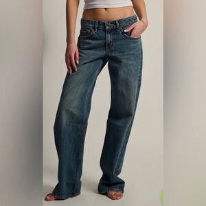 🦋 LEVI’S “Low, loose, ample” Blue Jeans